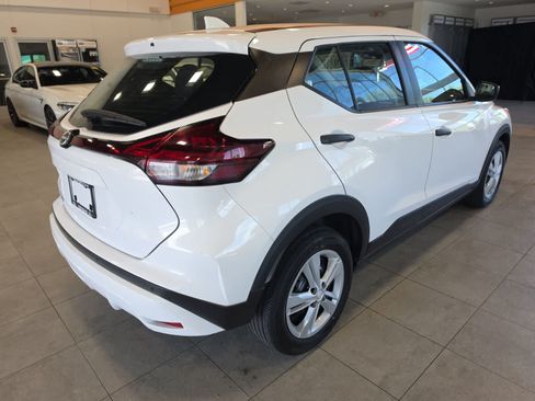 Used 2022 Nissan Kicks S FWD image 7