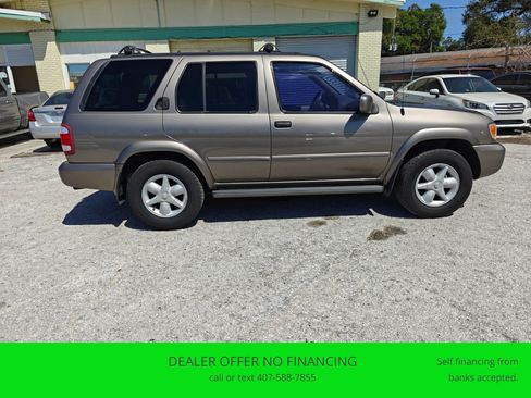 Used 2001 Nissan Pathfinder LE RWD image 6