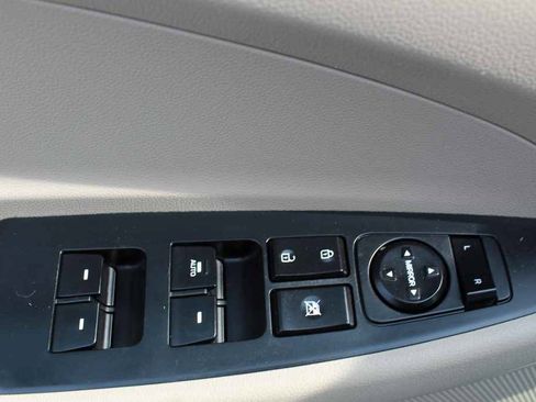 Used 2016 Hyundai Tucson SE w/ Option Group 02 FWD image 11