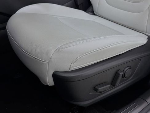 Used 2025 Hyundai Santa Cruz SEL FWD image 24