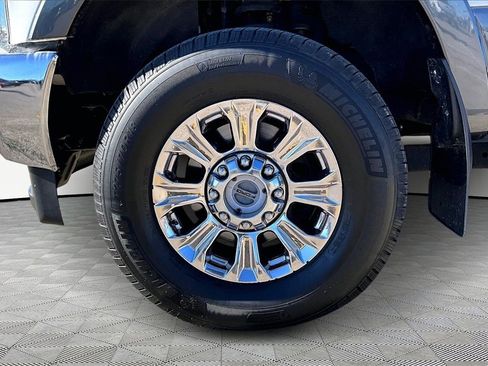 Certified 2019 Ford F250 Lariat w/ Chrome Package image 9