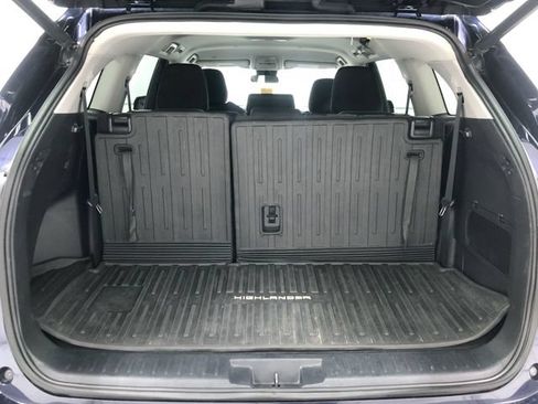 Used 2020 Toyota Highlander LE AWD/4WD image 23