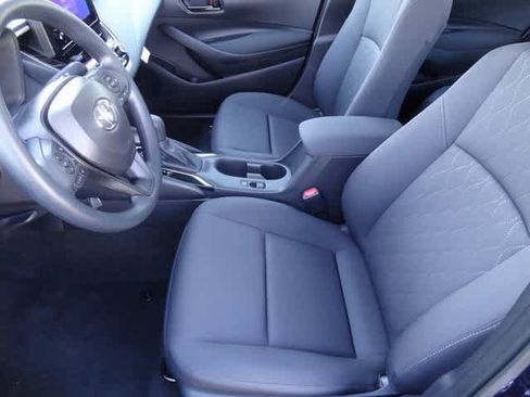 Used 2025 Toyota Corolla LE image 6