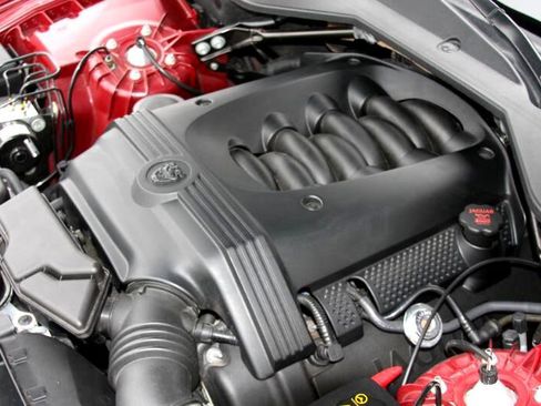 Used 2004 Jaguar XJ8 image 18