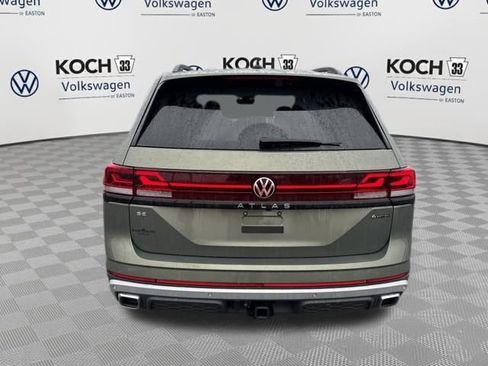 Used 2025 Volkswagen Atlas Peak Edition SE image 7