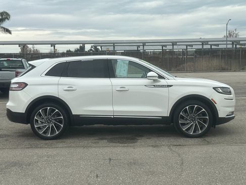 Used 2022 Lincoln Nautilus Reserve w/ Equipment Group 202A image 3