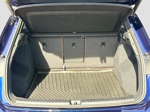 Used 2024 Audi Q4 e-tron Premium image 11