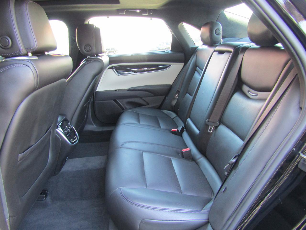 Used 2014 Cadillac XTS Platinum FWD image 10