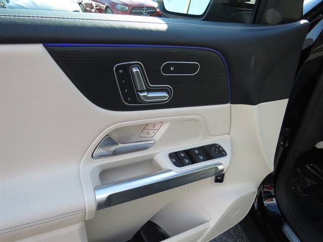 Used 2026 Mercedes-Benz GLB 250 4MATIC image 7