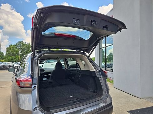 Used 2026 Nissan Rogue SV FWD image 85