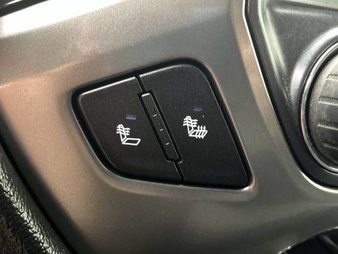 Used 2018 Chevrolet Silverado 1500 LT w/ All Star Edition AWD/4WD image 21