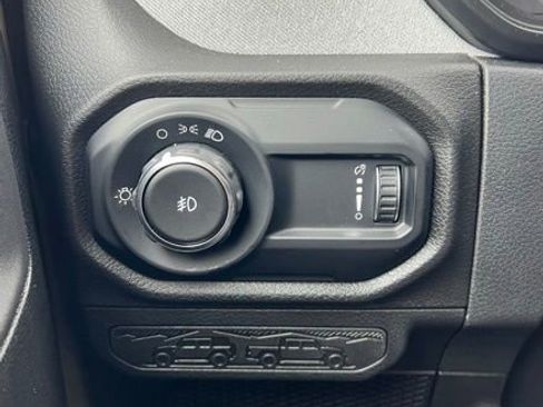 Used 2025 Jeep Wrangler Sport AWD/4WD image 11