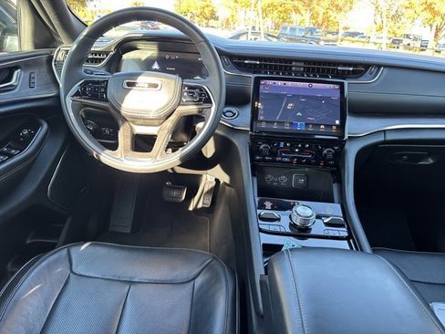 Used 2024 Jeep Grand Cherokee Overland image 17