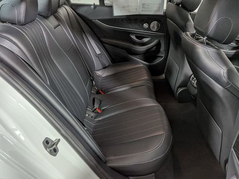 Used 2022 Mercedes-Benz E 350 4MATIC Sedan image 37