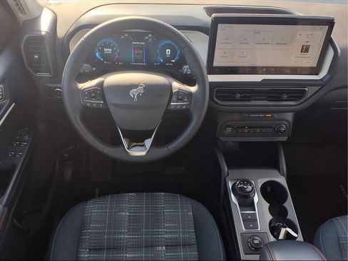 Used 2025 Ford Bronco Sport Heritage w/ Convenience Package image 2