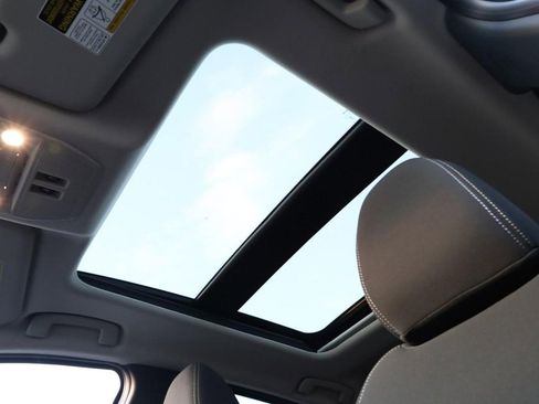 New 2026 Nissan Kicks SV w/ SV Premium Package image 8