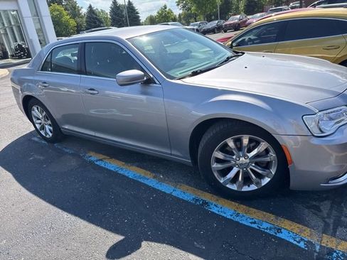 Used 2016 Chrysler 300 Limited w/ Driver Convenience Group AWD/4WD image 3