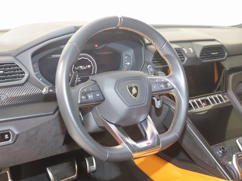 Used 2021 Lamborghini Urus image 6