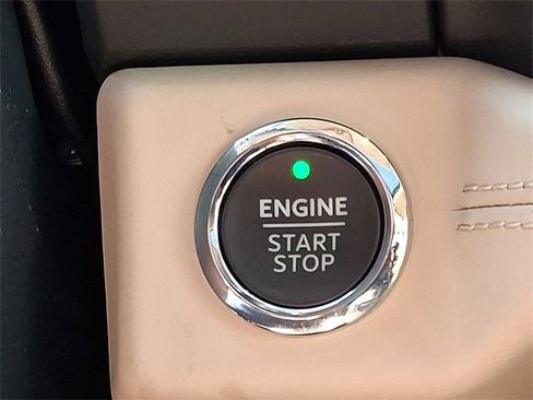 Used 2024 Ford Expedition Platinum image 24