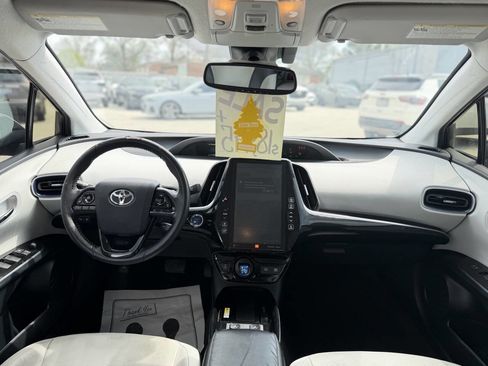 Used 2021 Toyota Prius Limited image 9