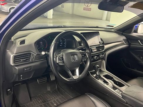 Used 2018 Honda Accord Sport image 9