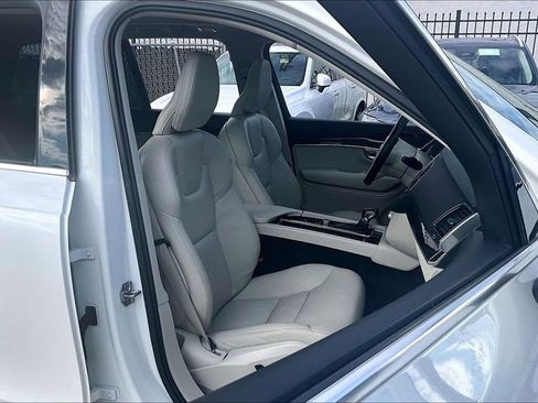 Used 2019 Volvo XC90 T6 Momentum w/ Protection Package Premier image 10