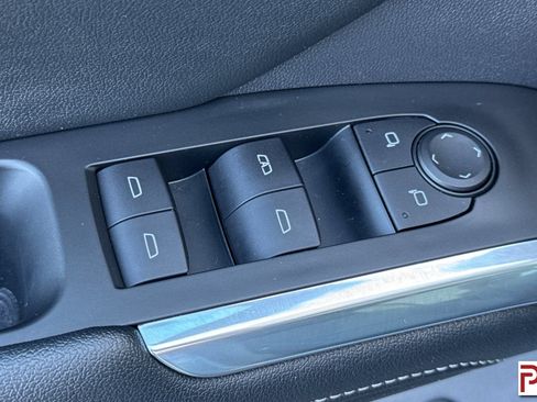 Used 2024 Chevrolet Traverse LT w/ Enhanced Driving Package AWD/4WD image 13