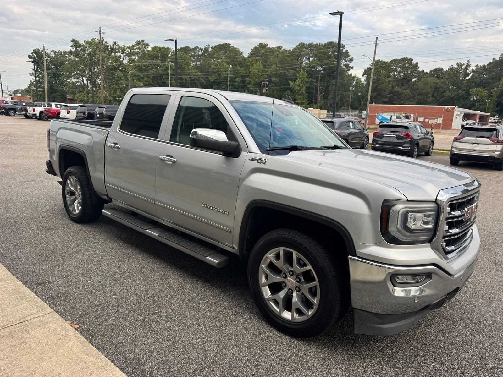 Used 2018 GMC Sierra 1500 SLT AWD/4WD image 9
