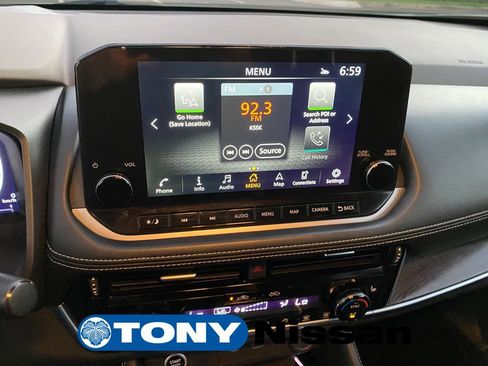 Used 2023 Nissan Rogue Platinum w/ Platinum Premium Package image 16