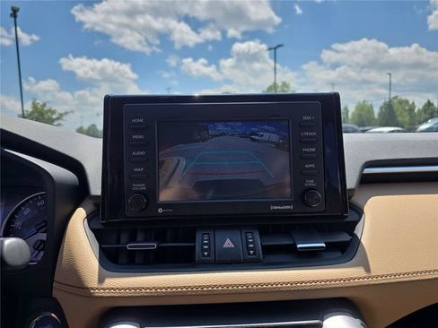 Used 2021 Toyota RAV4 XLE Premium AWD/4WD image 27