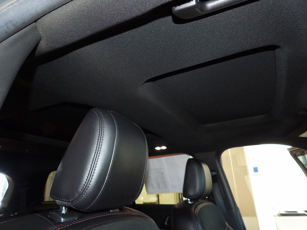 Used 2018 Ford Explorer XLT w/ Equipment Group 202A FWD image 15