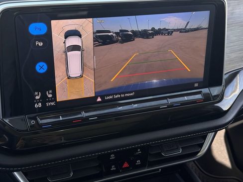 Used 2025 Volkswagen Atlas SEL Premium R-Line image 20