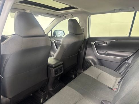 Used 2019 Toyota RAV4 XLE AWD/4WD image 12