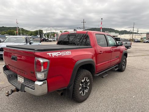 Used 2023 Toyota Tacoma TRD Off-Road AWD/4WD image 4