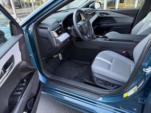 Certified 2026 Toyota Camry SE w/ Convenience Package FWD image 11