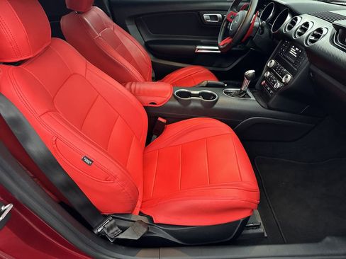 Used 2019 Ford Mustang Coupe image 13