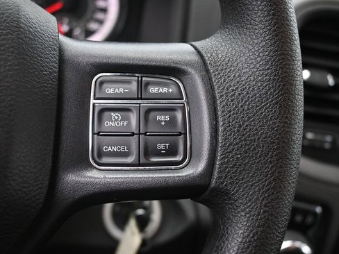 Used 2017 RAM 1500 Express RWD image 22