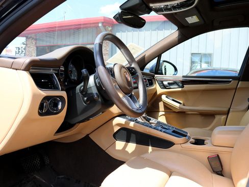 Used 2017 Porsche Macan S image 18