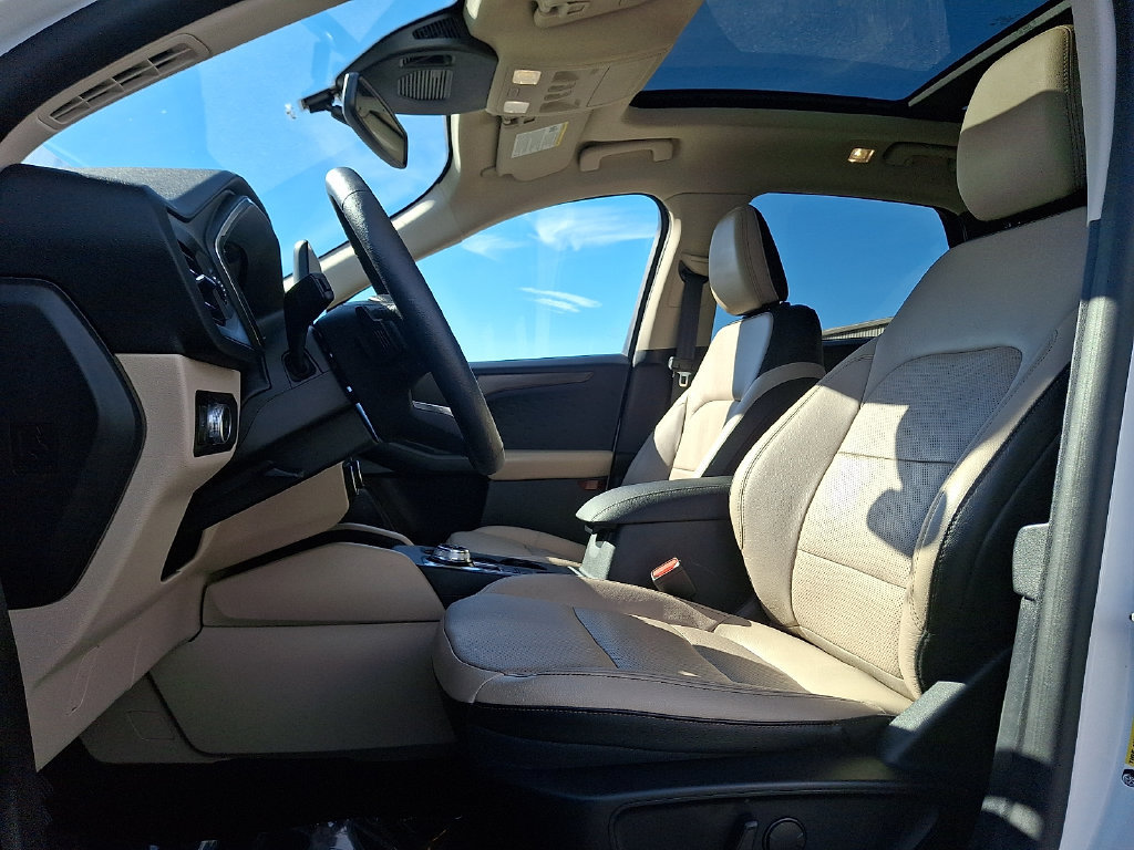 Used 2020 Ford Escape Titanium AWD/4WD image 12