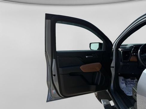 Used 2025 GMC Canyon AT4 AWD/4WD image 19