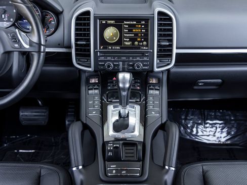 Used 2013 Porsche Cayenne Diesel AWD/4WD image 49