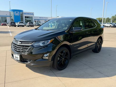 Used 2020 Chevrolet Equinox LT w/ Midnight Edition FWD image 3