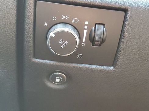 Used 2020 Jeep Grand Cherokee Altitude AWD/4WD image 20