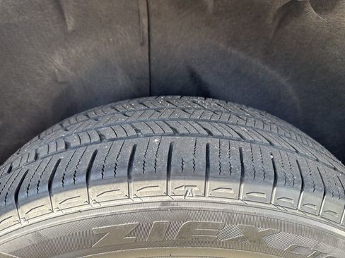 Used 2019 GMC Acadia SLT image 35