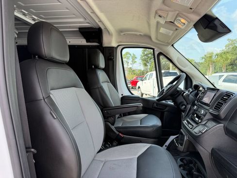 Used 2025 RAM ProMaster 2500 w/ Convenience Group FWD image 11