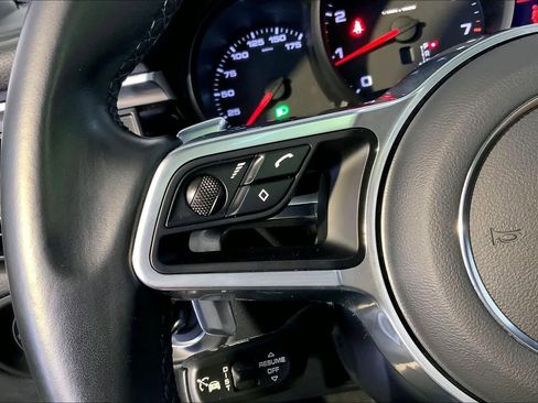 Used 2021 Porsche Macan image 27