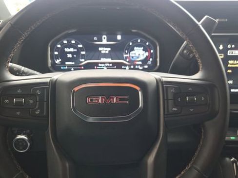 Used 2025 GMC Sierra 2500 AT4 w/ Technology Package image 12