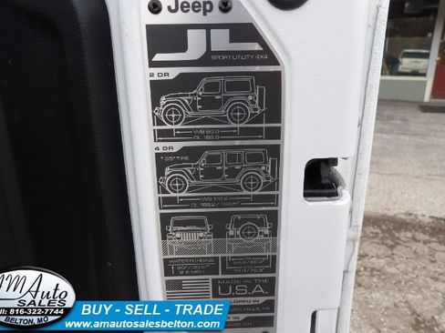 Used 2023 Jeep Wrangler Sahara w/ Cold Weather Group image 38