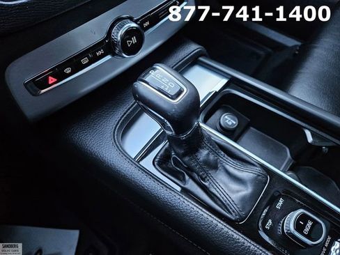 Used 2017 Volvo XC90 T5 Momentum w/ Vision Package image 25