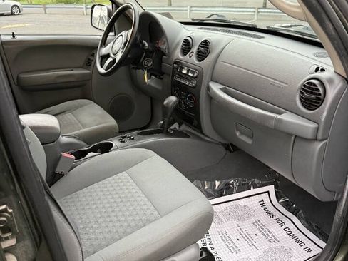 Used 2007 Jeep Liberty Sport AWD/4WD image 12